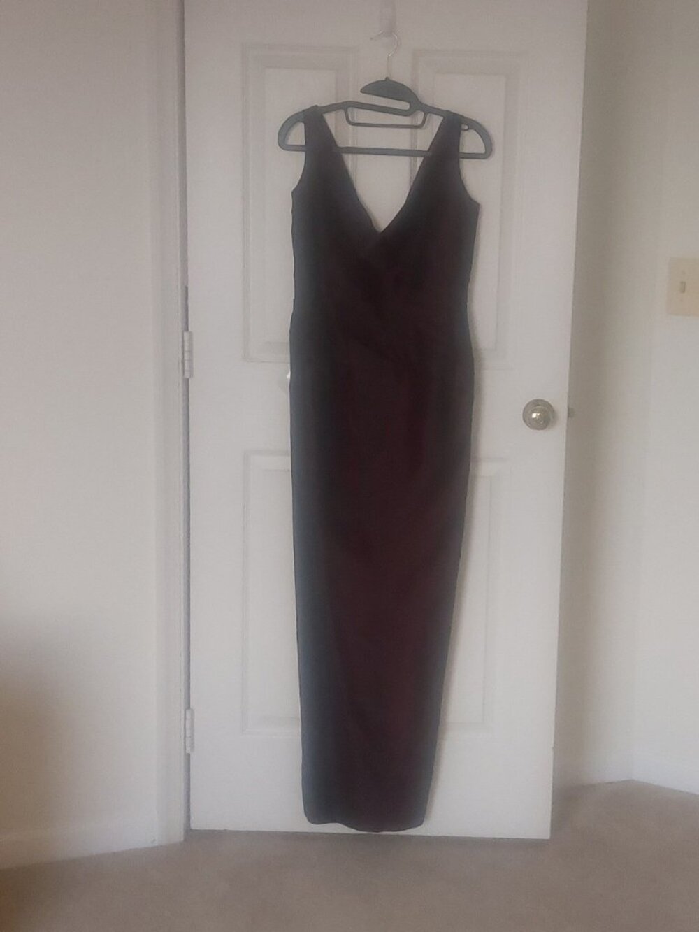 NWOT Carmen Marc Valvo burgundy gown